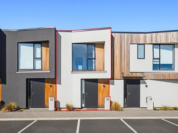 Stunning Townhouse - Minutes walk to Coastlands