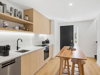 Stunning Townhouse - Minutes walk to Coastlands