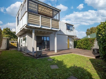 Sunny, Spacious & Family Friendly - Tucked...