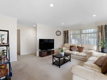 Brick & Tile on 648sqm - Prime Orewa Living!