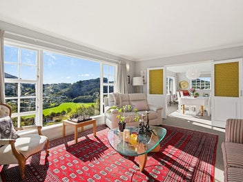 SUN, SPACE & VIEWS! | BEO $995,000