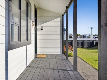 Modern Living, Prime CBD Location