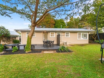 Freehold Hillcrest Charmer!