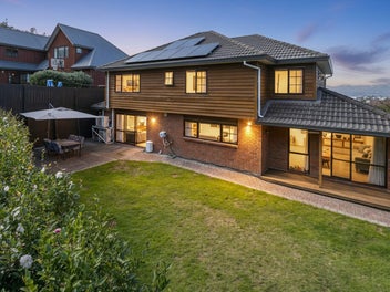 SPACIOUS FAMILY LIVING IN A PEACEFUL CUL-DE-SAC