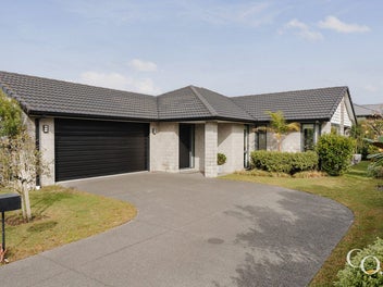 Quietly Established, Lakes Living