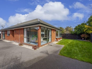 Sun-Soaked, Private & Ready to Enjoy