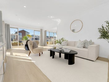 Space, Style & Sun - Renovated Brick Home