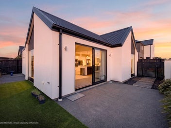 Modern, Easy Care Family Living!