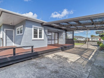 A smart buy on Parker Avenue