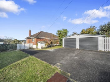 Elevated Home - 1062sqm Land