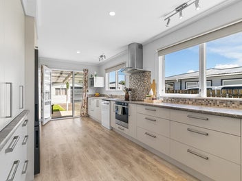 Three Bedroom Home + Sleepout With Ensuite
