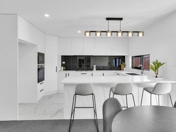 Overseas Vendor Says Sell - Don't Miss Out!