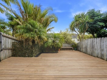 Fresh, Modern, Rangi Zone-Must Be Sold