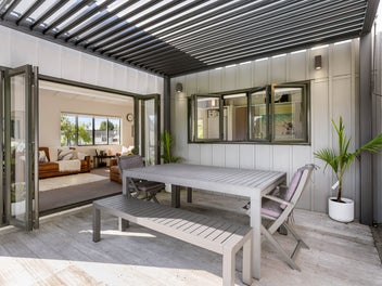 Motivated Vendors Relocating!