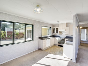 Easy Living in the Heart of Parkvale