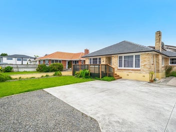 "Australia Bound - No Plan B, Must Be Sold!"