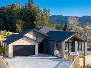 Luxurious Residence - Legal Home Income Potential