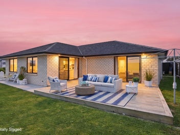 SPACIOUS, VERSATILE LIVING IN THE HEART OF HAWERA