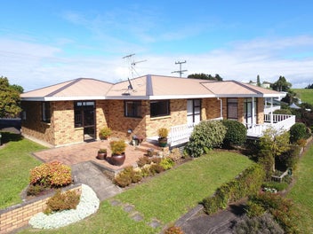 Private, Sunny, Spacious and a Gardener's Delight