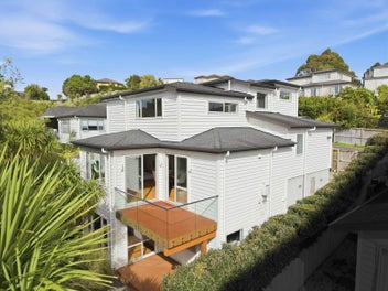 Spacious Family Living with Income Potential