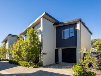 Perfect for Two – Effortless Cityside Living