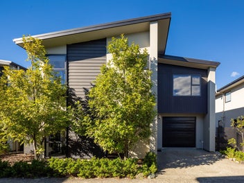 Perfect for Two – Effortless Cityside Living