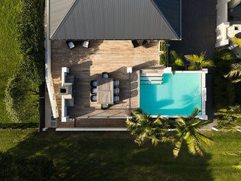 Coastal Elegance Meets Fairway Living