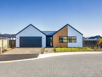 A bright light in Arbor Green