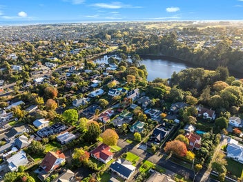 New Price - 230m² Home in Saint Johns Hill
