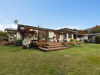 Room to relax, location to love