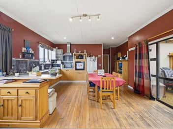 'Space, Comfort & Entertaining"