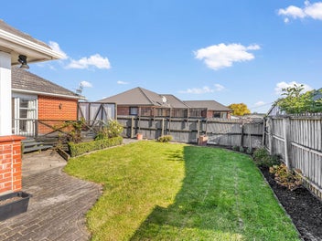 Sun, Space & Potential in Hoon Hay – Don’t Wait!