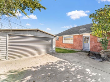 Sun, Space & Potential in Hoon Hay – Don’t Wait!
