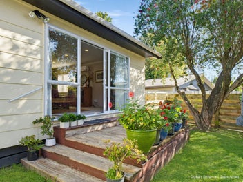 Peaceful Back-Section Start on Escort Grove