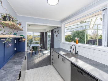 Station Yourself at No 5