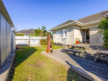 Vendor Under Contract- Must Sell!