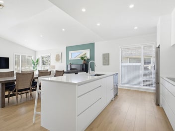 Stunning Entertainer’s Home on Quarter Acre