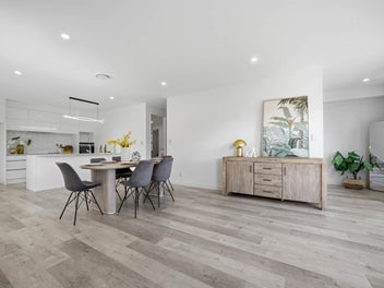 Builder’s Family Home – As Good As New