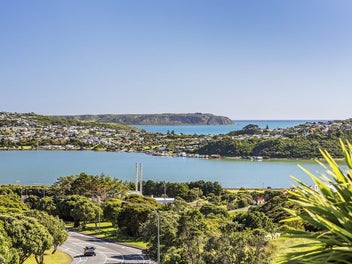 SINGLE LEVEL - FOUR PLUS STUDY - RV $1,110,000