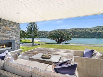 Secure this harbourfront landmark