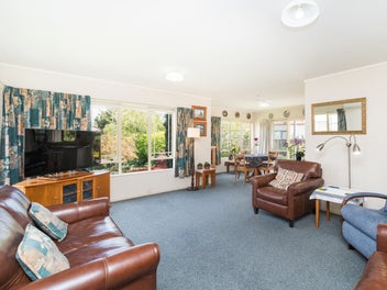 IMMACULATE HOME AND GARDENS