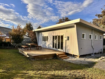 Image 1 of 6