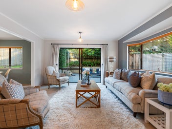 Solid, Sunny, and Seconds from Howick Beach