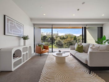 Elegant 2 Bedroom Living