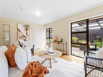 Classic Charm on Central Coquette.