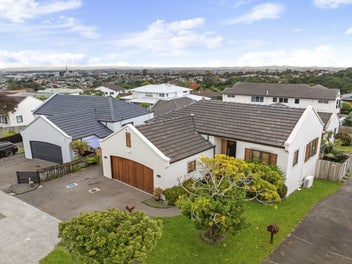 Owners Australia Bound - Must Sell!