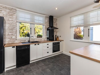 Stunning Renovation and Flexible Living