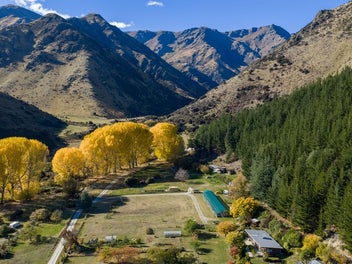 A Private Slice of Hawea