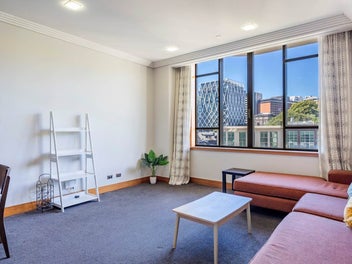 City Apartment — Vendor Must Sell