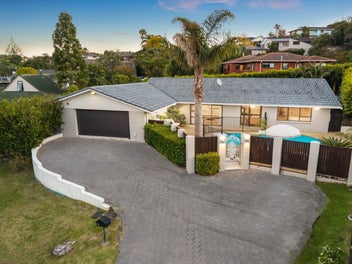 Effortless Style Meets Everyday Comfort